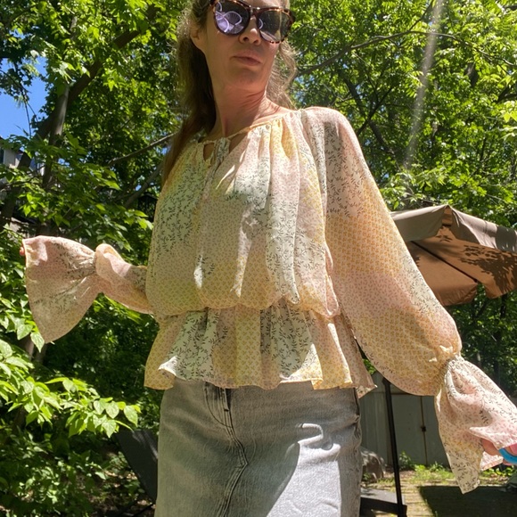 FATE Ditsy Printed Chiffon Blouse Sz S - Picture 3 of 12